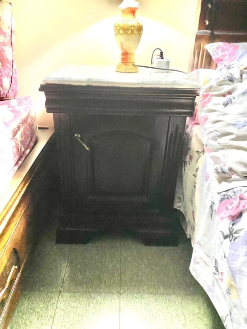 Chambre a coucher bois rouge