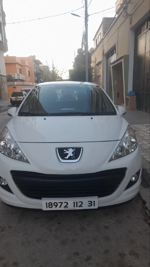 Peugeot 207 2012 Fennec