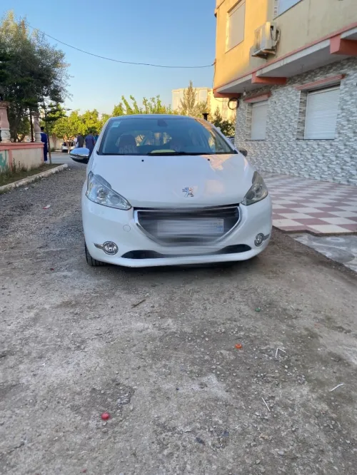 Peugeot 208 2015 Allure