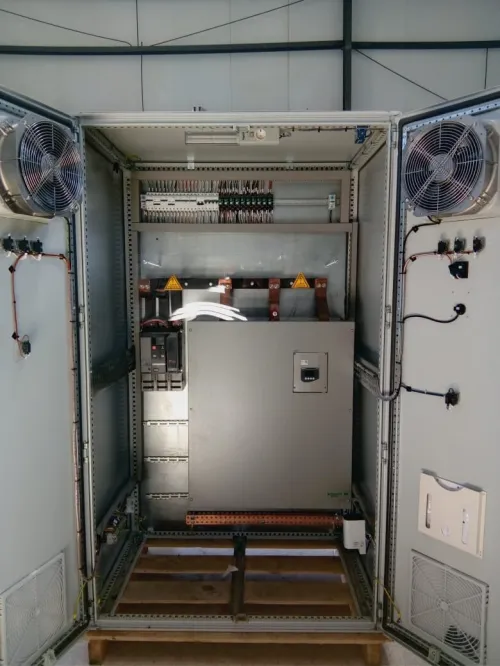 Câblage des armoires électriques sur commande / maintenance et mise en service