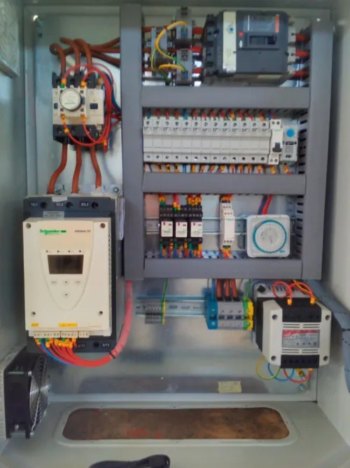 Câblage des armoires électriques sur commande / maintenance et mise en service