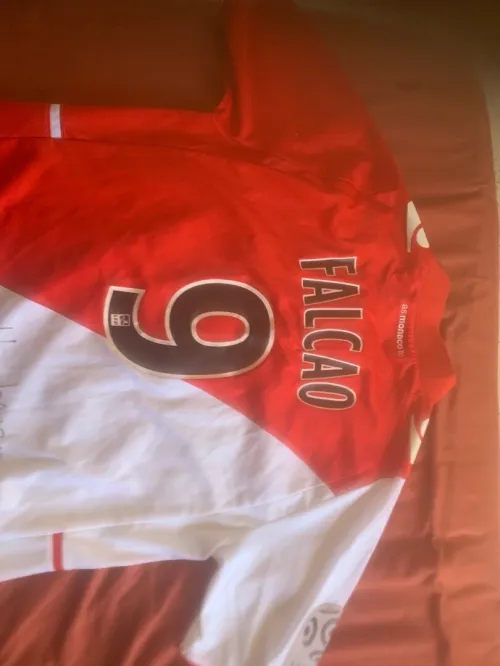 Maillot à domicile de l'ASMonaco saison 2012-2013 porté et signé par Radamel Falcao lui-même !