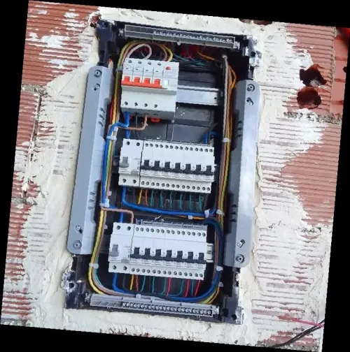 électricien bâtiment respect les normes installation Électricité générale avec travail propre et prix étudié (Appartement-villa-le