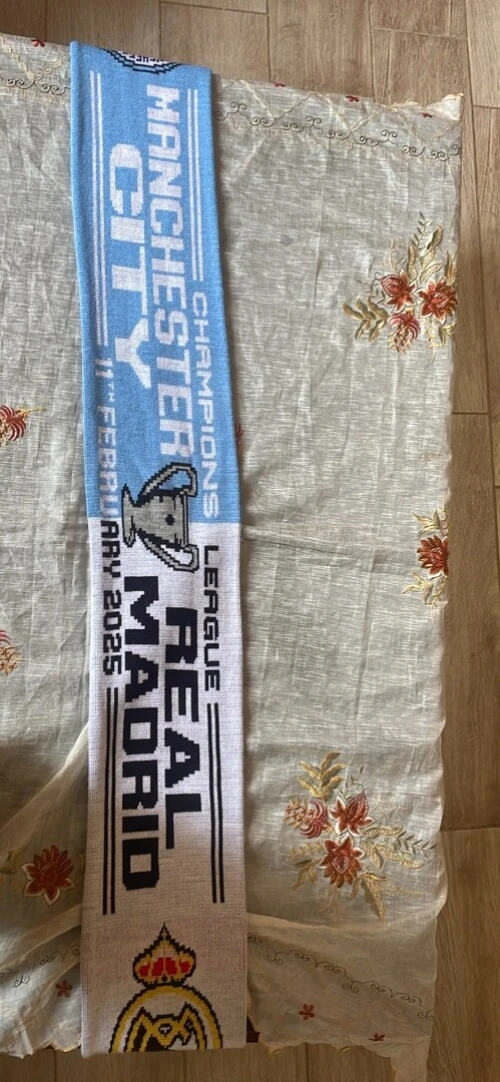 Écharpe Real Madrid, Manchester City