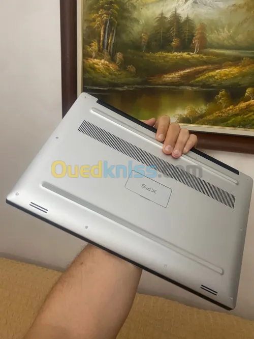 DELL XPS 15 POUCES I7 GTX 1050TI ETAT 10/10