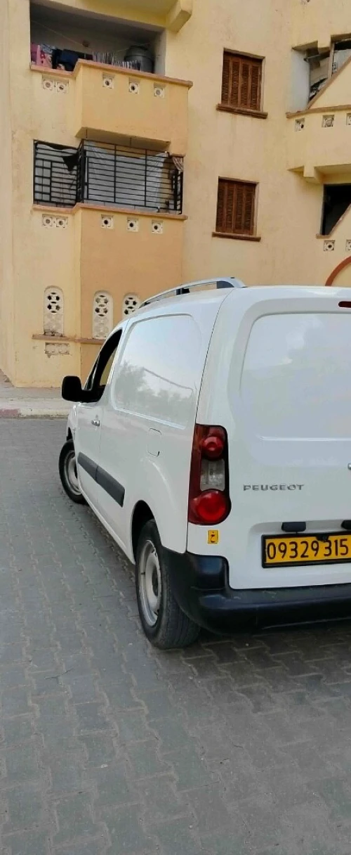 Peugeot Partner 2015 B9