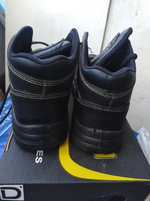01 chaussure de Sécurité DACO Pointure 42