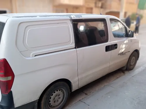 Hyundai H1 HYANDAI H 1 6 PLACES 2012