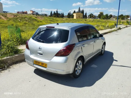 Nissan Tiida 5 portes 2009 