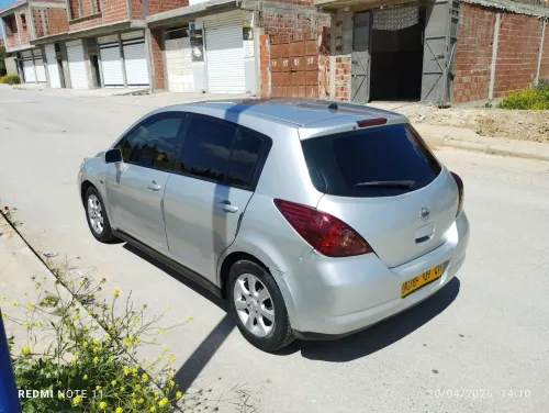 Nissan Tiida 5 portes 2009 