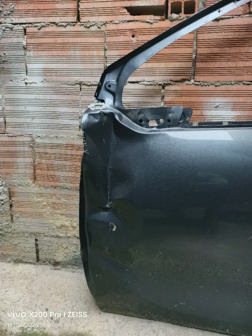 Porte 208 coté chauffeur