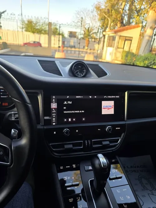 Porsche Macan 2023 Edition black