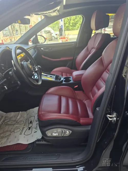 Porsche Macan 2023 Edition black