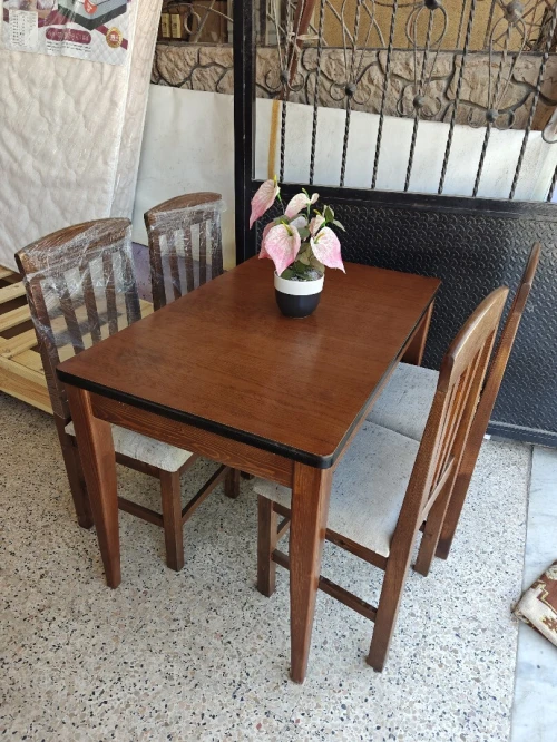 Table cuisine 4 et 6 chaise