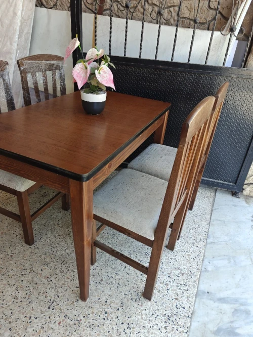 Table cuisine 4 et 6 chaise
