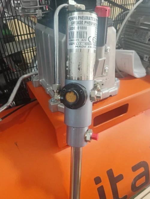 Pompe a graisse pneumatique 