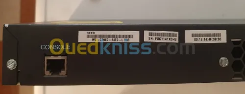 Switch CISCO WS-C2960-24TC-L V03 / WS-C2960+24TC-L V01