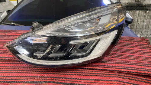 Feu avant gauche clio 4 gtline