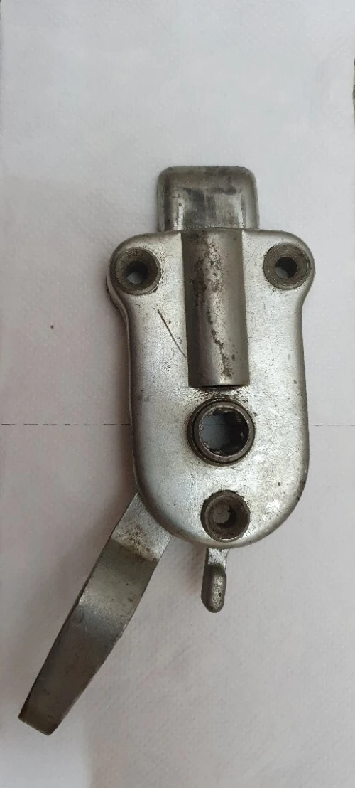 serrure  intérieure de porte ancienne de CITROËN 2cv (deux chevaux)