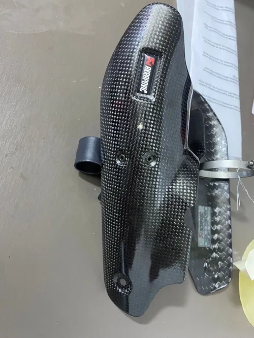 Cache pot akrapovitc bmw gs 1250