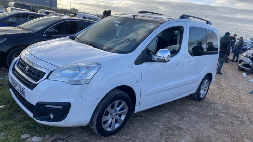 Peugeot Partner 2018 Tepee Allure 