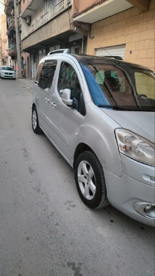Peugeot Partner 2015 Tepee Allure 
