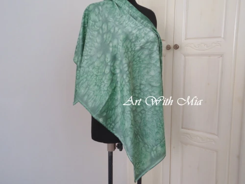 Foulard en soie peint à la main