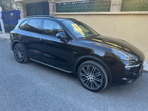 Porsche Cayenne 2017 Platinum edition