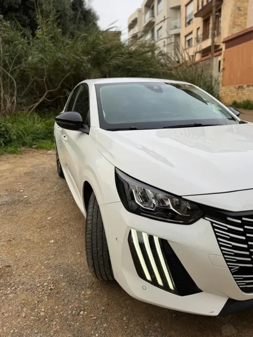 Peugeot 208 2025 Hybrid