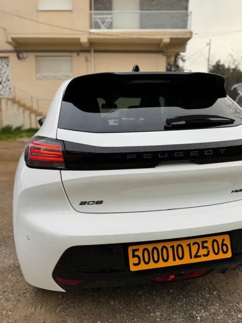 Peugeot 208 2025 Hybrid