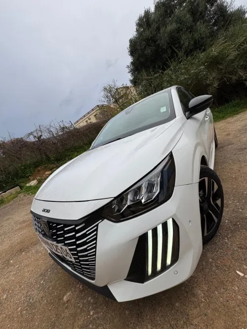 Peugeot 208 2025 Hybrid