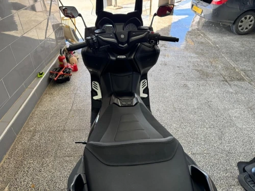 Yamaha Tmax 2022