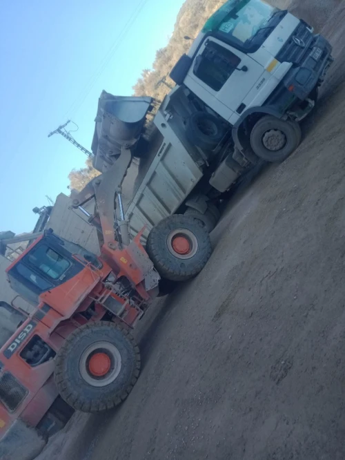 TRANSPORT DES AGREAGATS CARRIÈRE BOUZEGZA 