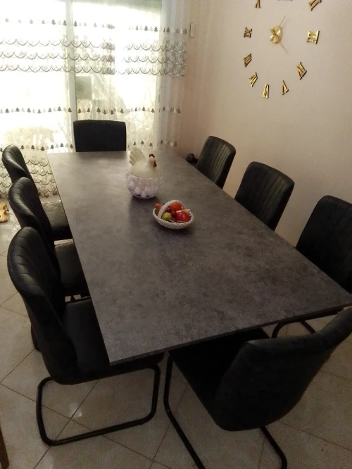 Table a mangé 8 places 