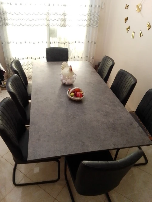 Table a mangé 8 places 
