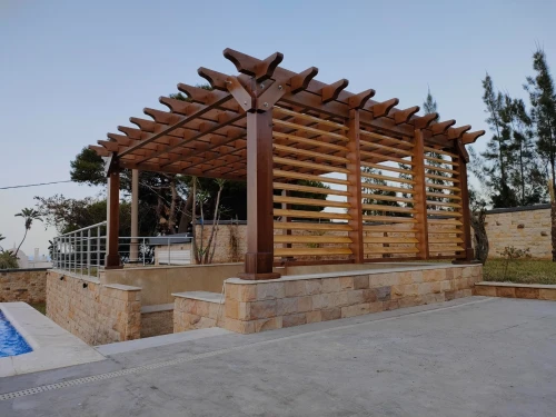Pergolas et décoration en bois naturel et composite (wpc)