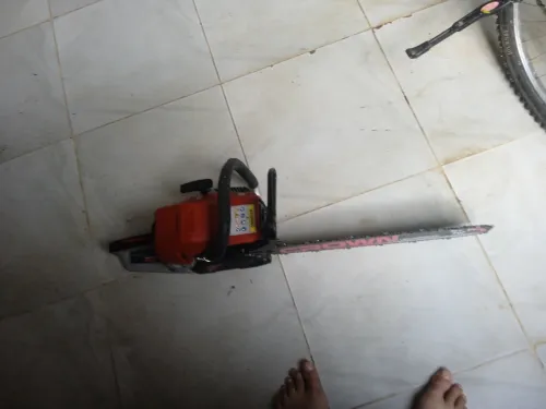 Tronconneuse à chaine