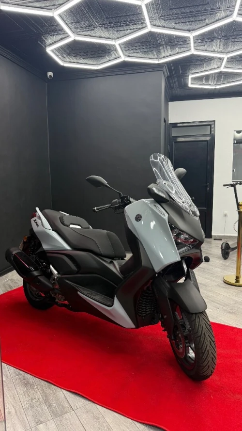 Yamaha Xmax 300 2025