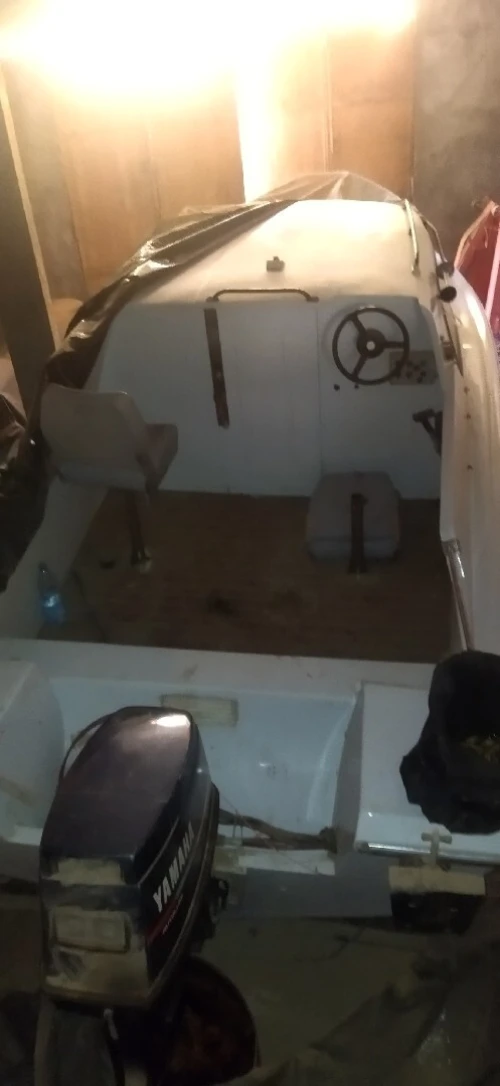 Bateau coque dure
