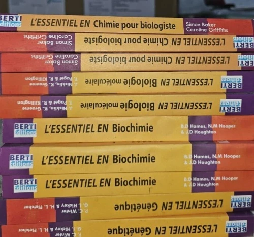 ferméture de la librairie - Lot de 63 livres en medecine/biologie/pharmacie .... 63كتابًا في الطب