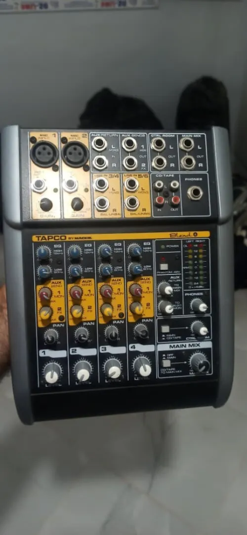  VENDRE Carte Son Professionnelle MOTU + Table de mixage Tapco Blend 6