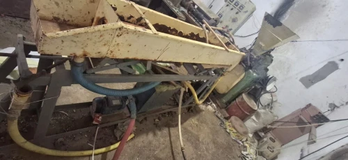 Machine extrusions doubles vices