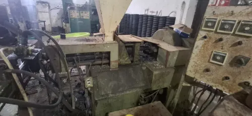 Machine extrusions doubles vices