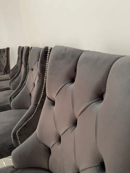 Lot de 6 Chaises en Velours Gris Foncé  Tissu Anti-Tache Excellent État
