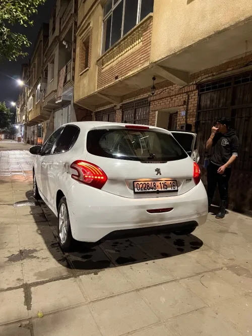 Peugeot 208 2015 Allure