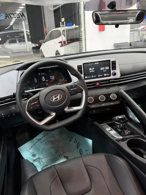 Hyundai Elantra 2025 GLX