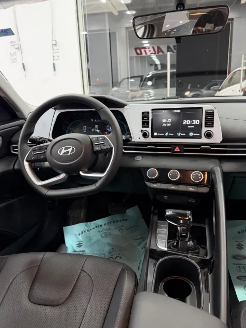 Hyundai Elantra 2025 GLX