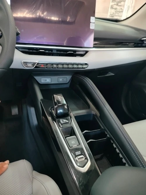 Geely Coolray 2026 
