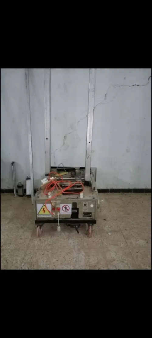Machine automatique à platrage murale 
