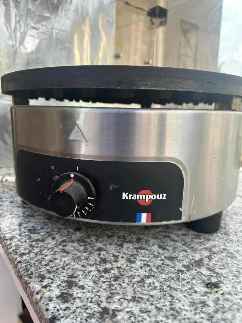 Table crêpes Avec appareil pancakes avec accessoires